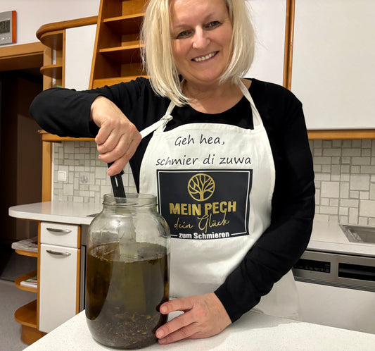 Mein Pech - dein Glück. Heute ist Pechsalben-Produktionstag!